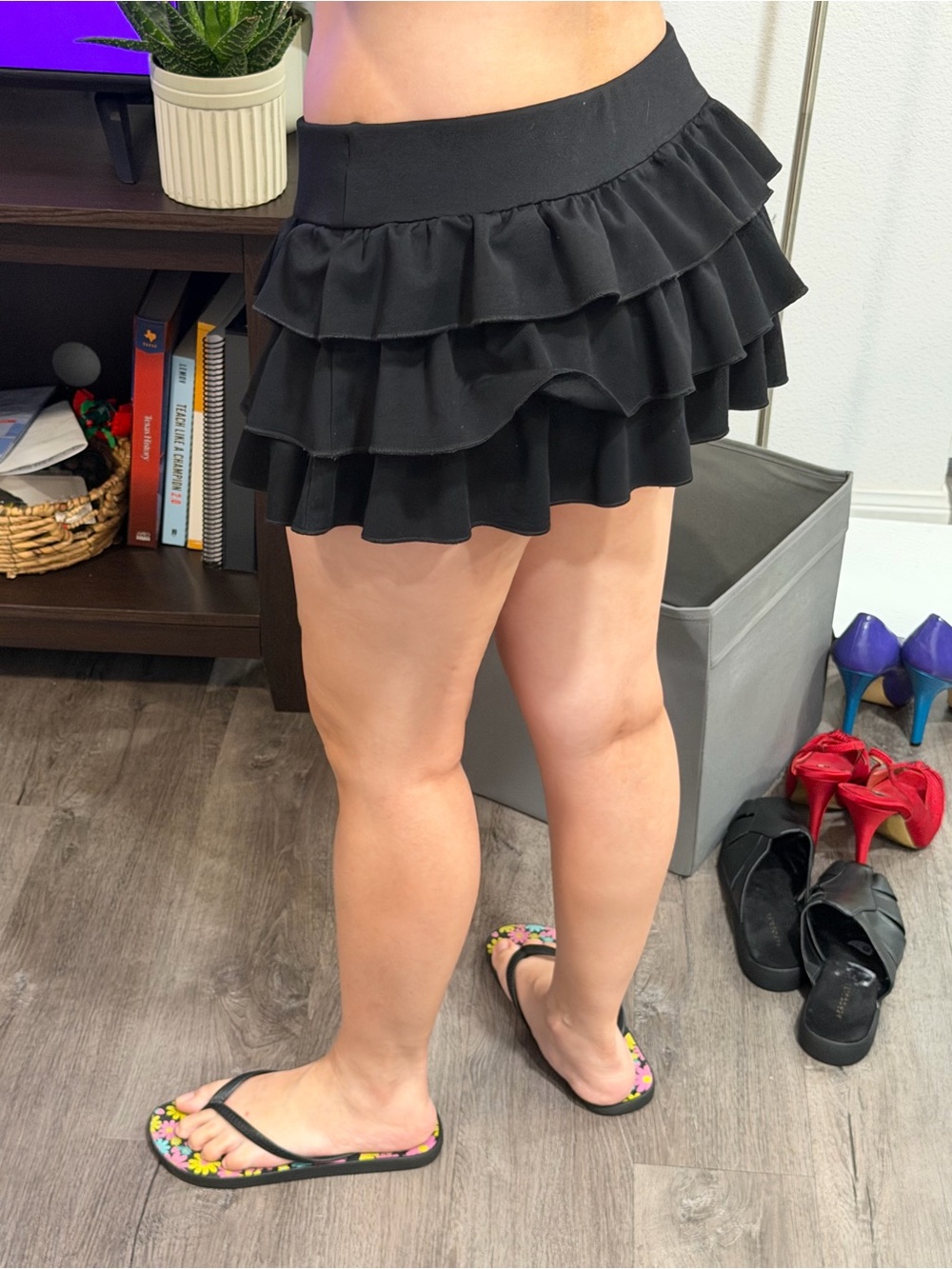 Windsor Black Tiered Ruffle Mini Skort Small/Medium